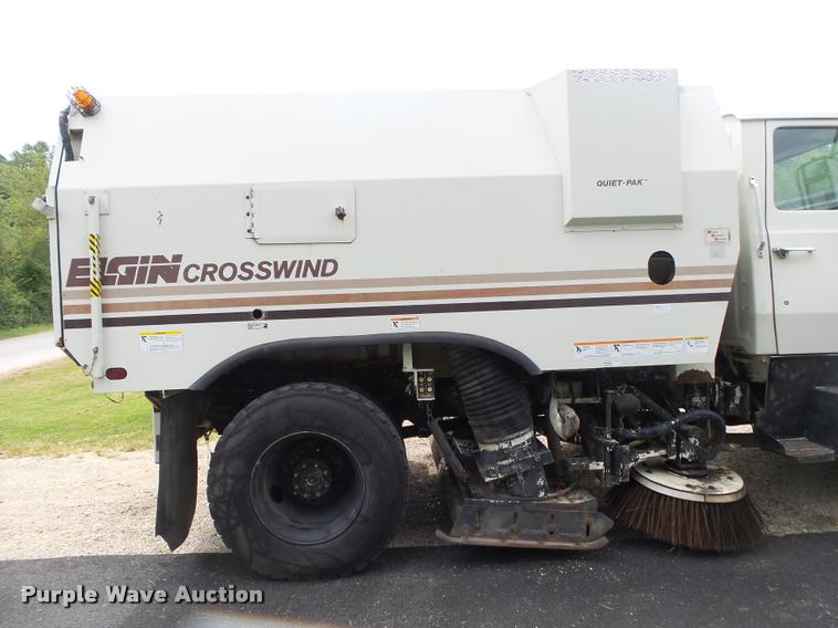 image for item DB7462 1990 Ford L7000 street sweeper truck