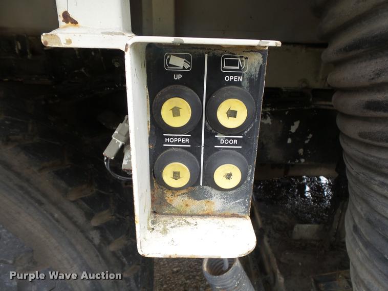 image for item DB7462 1990 Ford L7000 street sweeper truck