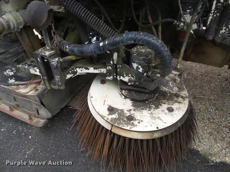 image for item DB7462 1990 Ford L7000 street sweeper truck