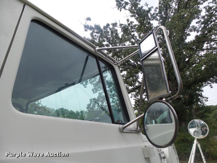 image for item DB7462 1990 Ford L7000 street sweeper truck