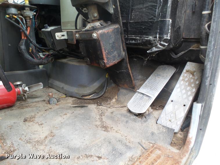 image for item DB7462 1990 Ford L7000 street sweeper truck