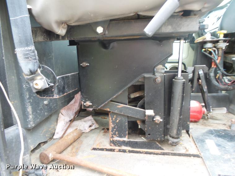 image for item DB7462 1990 Ford L7000 street sweeper truck