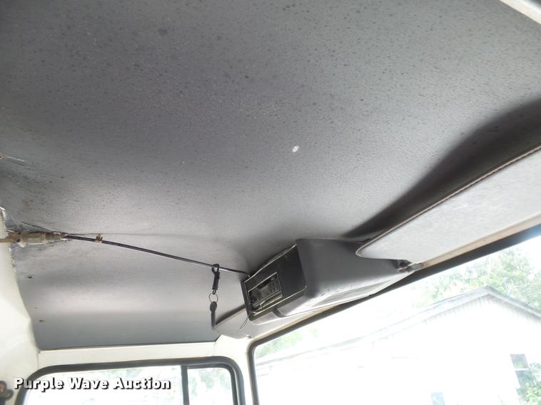 image for item DB7462 1990 Ford L7000 street sweeper truck