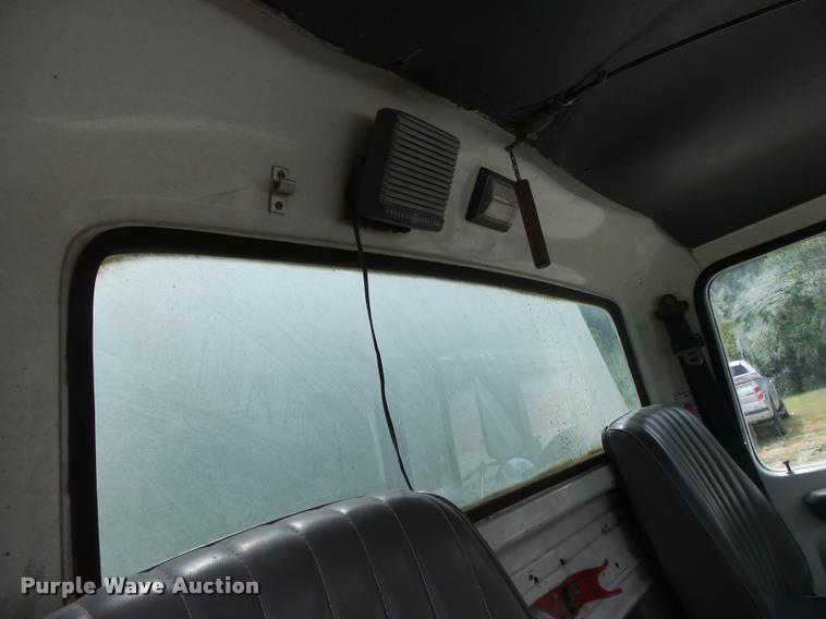 image for item DB7462 1990 Ford L7000 street sweeper truck