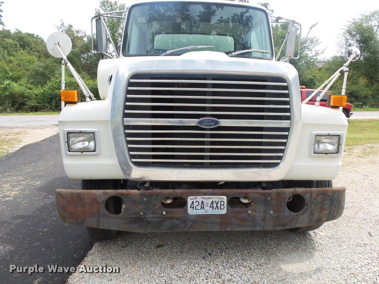 image for item DB7462 1990 Ford L7000 street sweeper truck