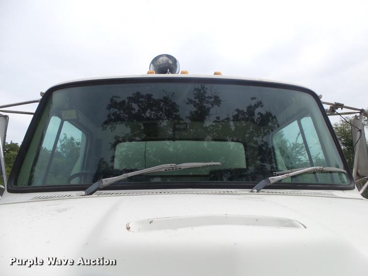 image for item DB7462 1990 Ford L7000 street sweeper truck