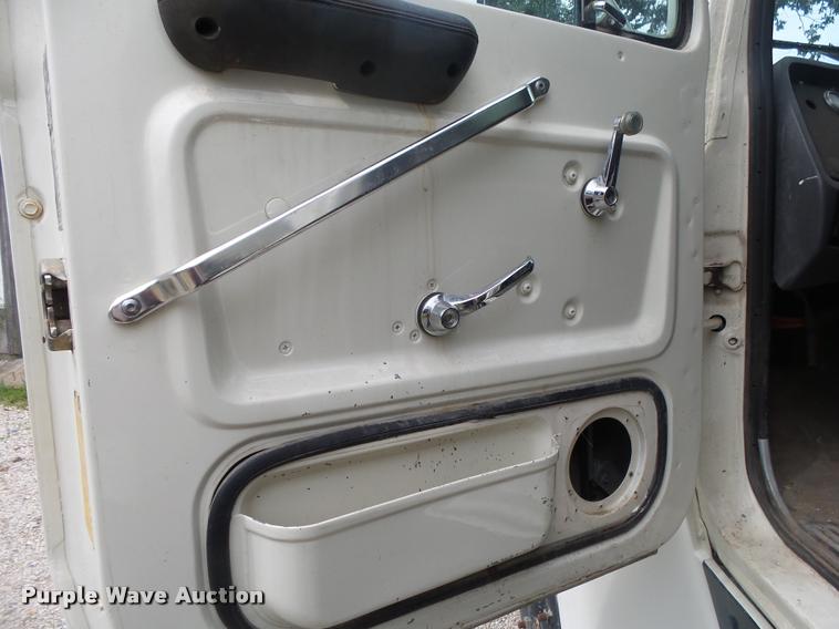 image for item DB7462 1990 Ford L7000 street sweeper truck