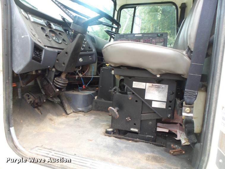 image for item DB7462 1990 Ford L7000 street sweeper truck