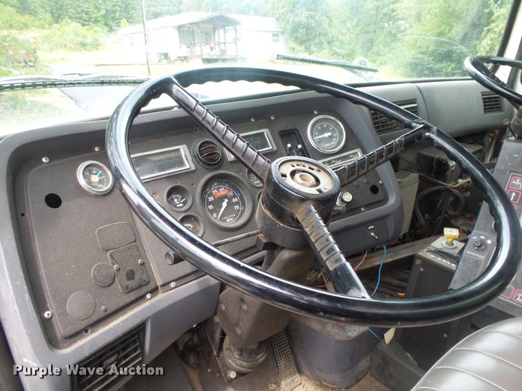 image for item DB7462 1990 Ford L7000 street sweeper truck