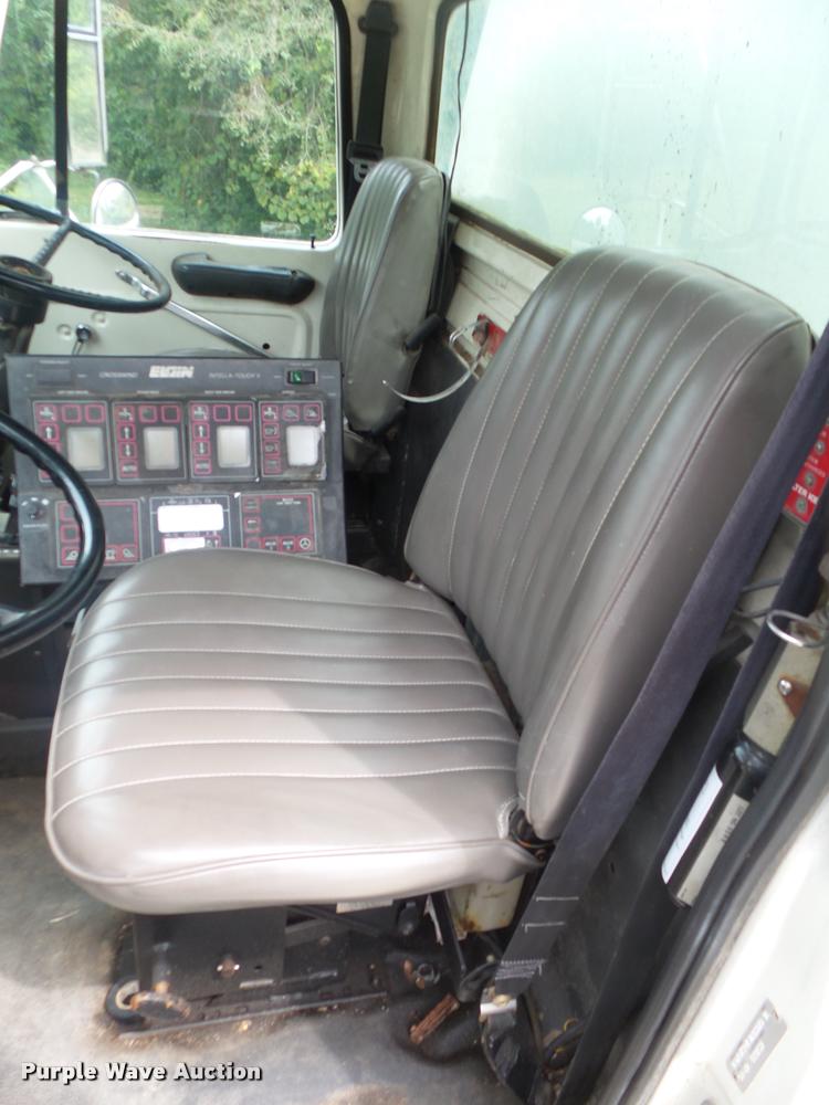 image for item DB7462 1990 Ford L7000 street sweeper truck