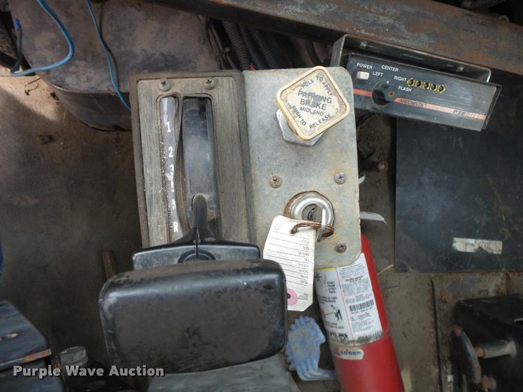 image for item DB7462 1990 Ford L7000 street sweeper truck