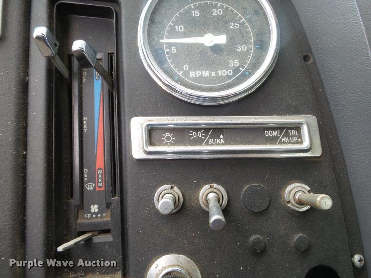 image for item DB7462 1990 Ford L7000 street sweeper truck