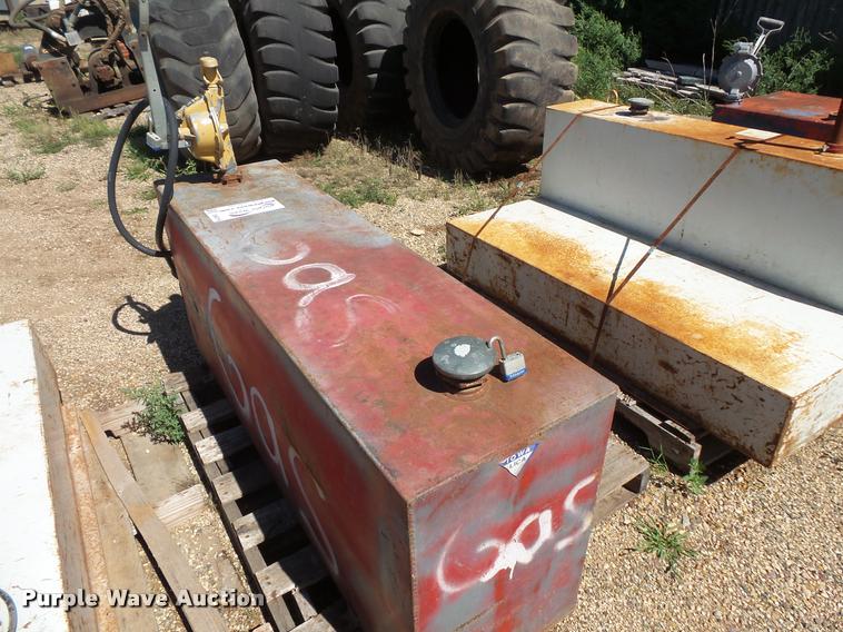 image for item DB8216 (3) fuel tanks