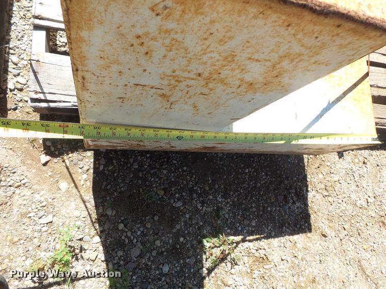 image for item DB8216 (3) fuel tanks