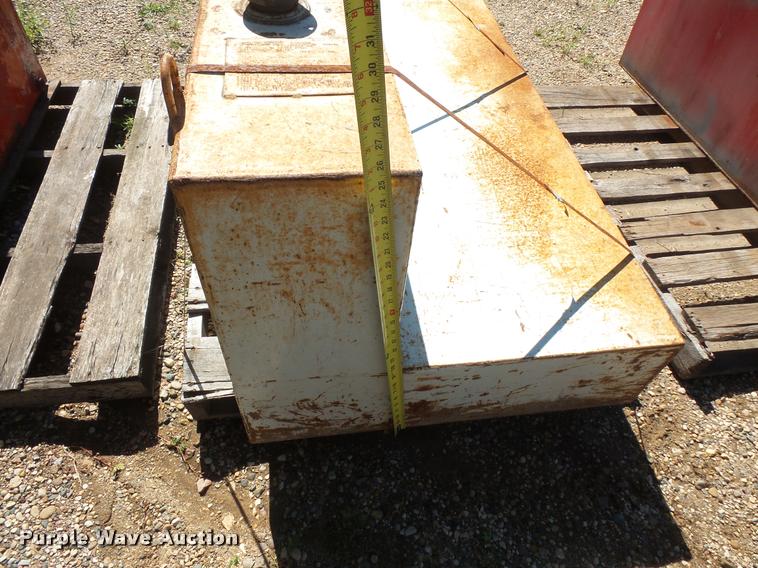 image for item DB8216 (3) fuel tanks