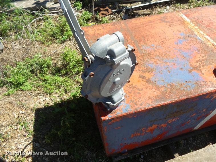 image for item DB8216 (3) fuel tanks