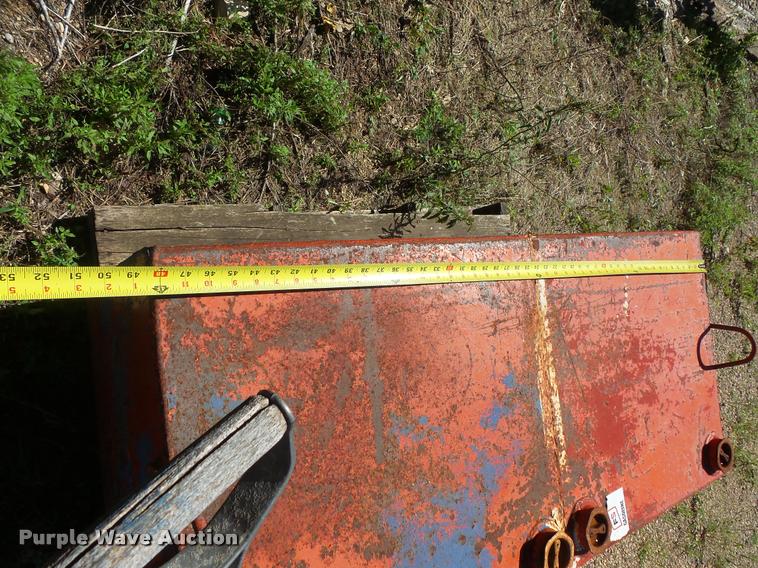 image for item DB8216 (3) fuel tanks