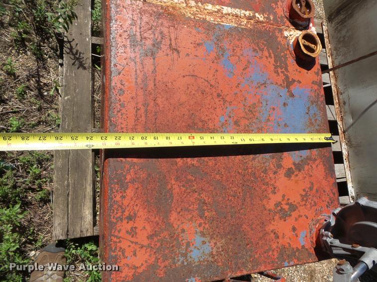 image for item DB8216 (3) fuel tanks