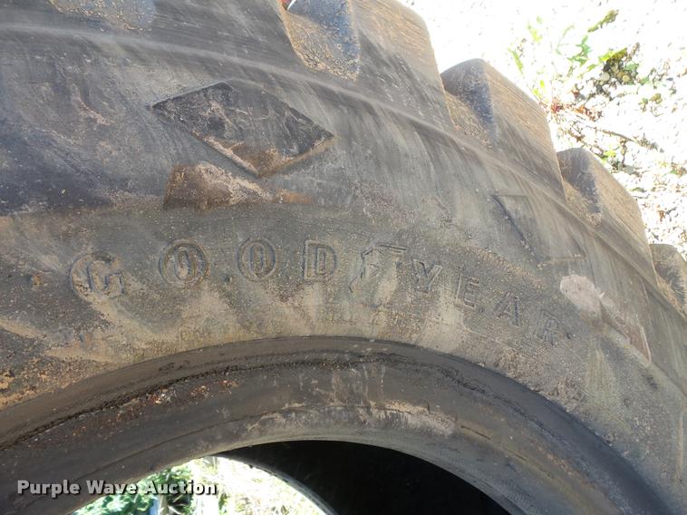 image for item DB8218 (5) Goodyear 20.5-25 loader tires