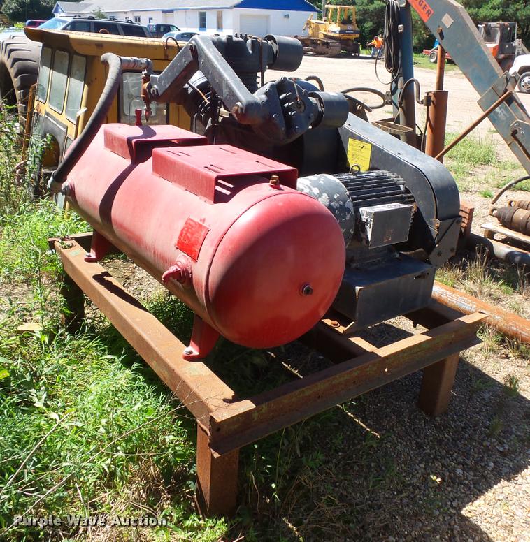 image for item DB8220 Ingersoll Rand air compressor