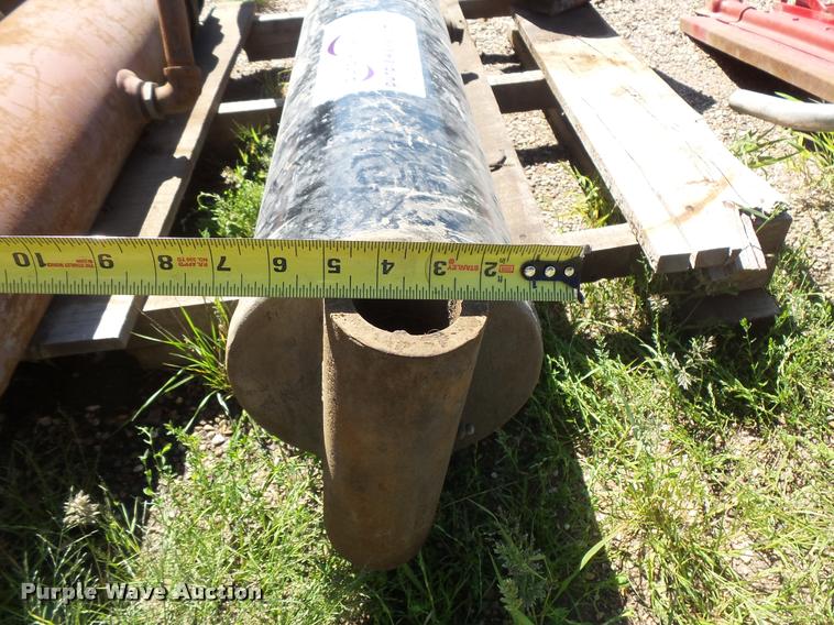 image for item DB8222 (2) hydraulic cylinders