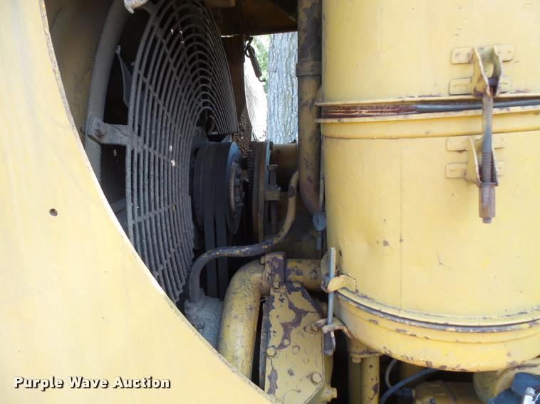 image for item DB8244 Caterpillar D7E crawler dozer