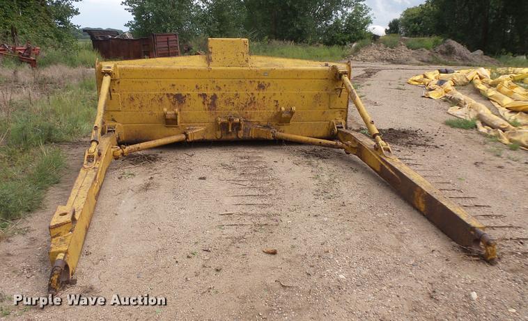 image for item DB8244 Caterpillar D7E crawler dozer