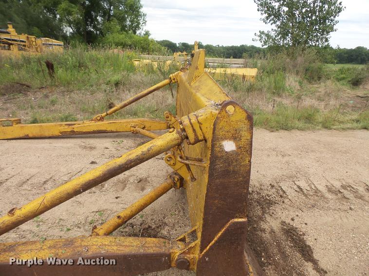 image for item DB8244 Caterpillar D7E crawler dozer