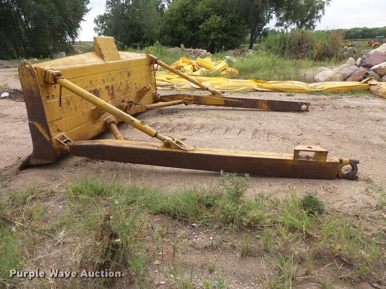 image for item DB8244 Caterpillar D7E crawler dozer