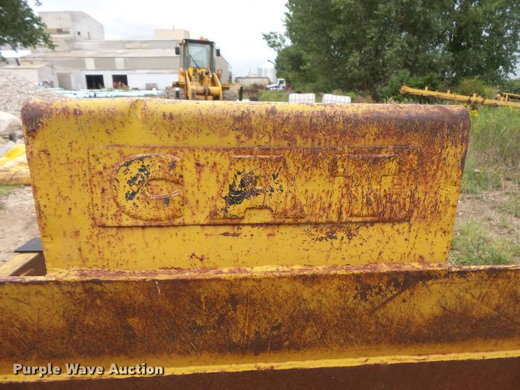 image for item DB8244 Caterpillar D7E crawler dozer