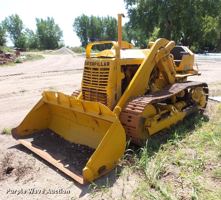 image for item DB8247 Caterpillar D4H crawler loader