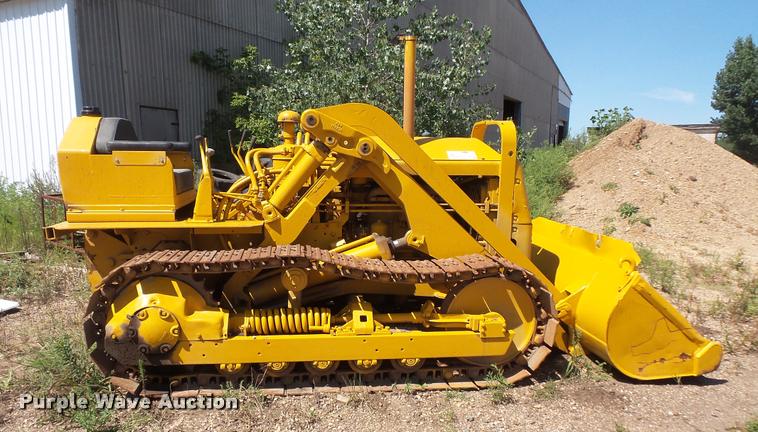 image for item DB8247 Caterpillar D4H crawler loader
