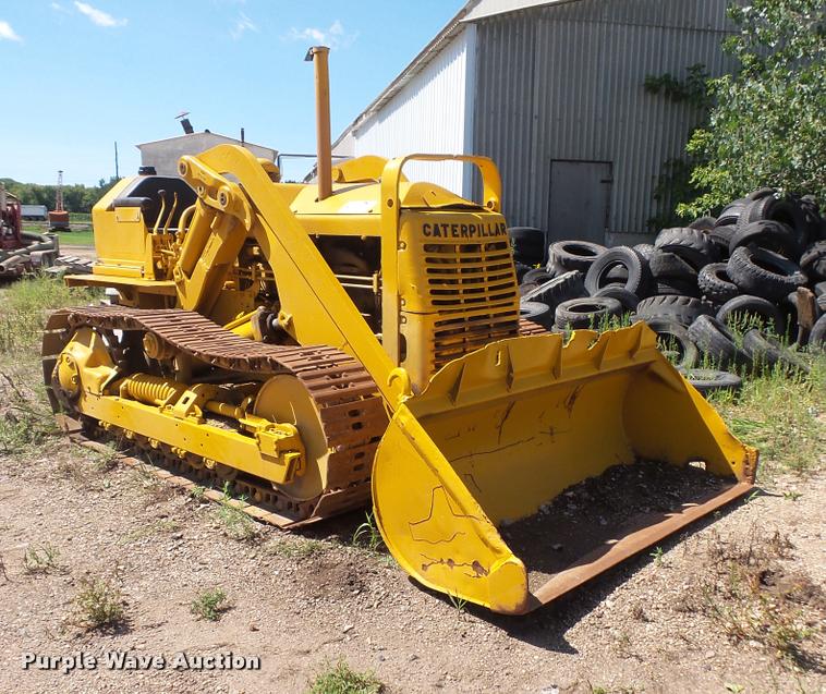 image for item DB8247 Caterpillar D4H crawler loader