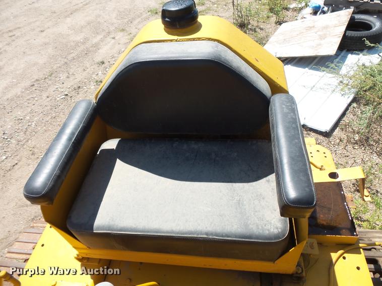 image for item DB8247 Caterpillar D4H crawler loader