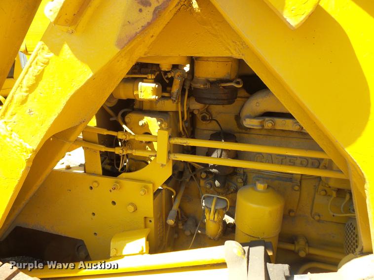image for item DB8247 Caterpillar D4H crawler loader