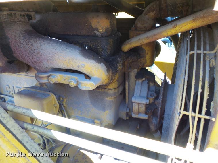 image for item DB8247 Caterpillar D4H crawler loader