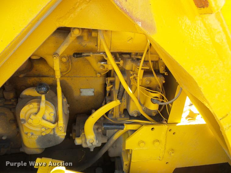 image for item DB8247 Caterpillar D4H crawler loader