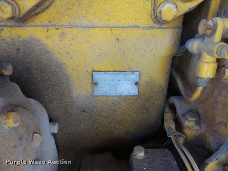 image for item DB8247 Caterpillar D4H crawler loader