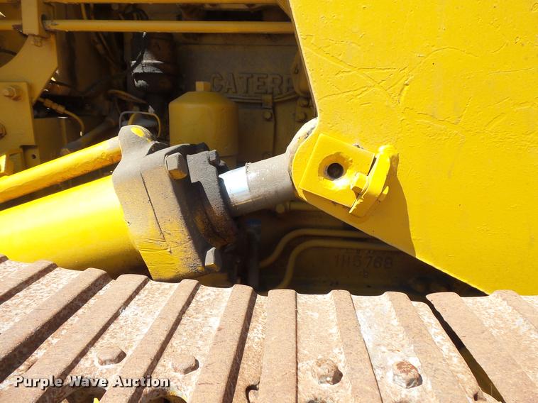 image for item DB8247 Caterpillar D4H crawler loader