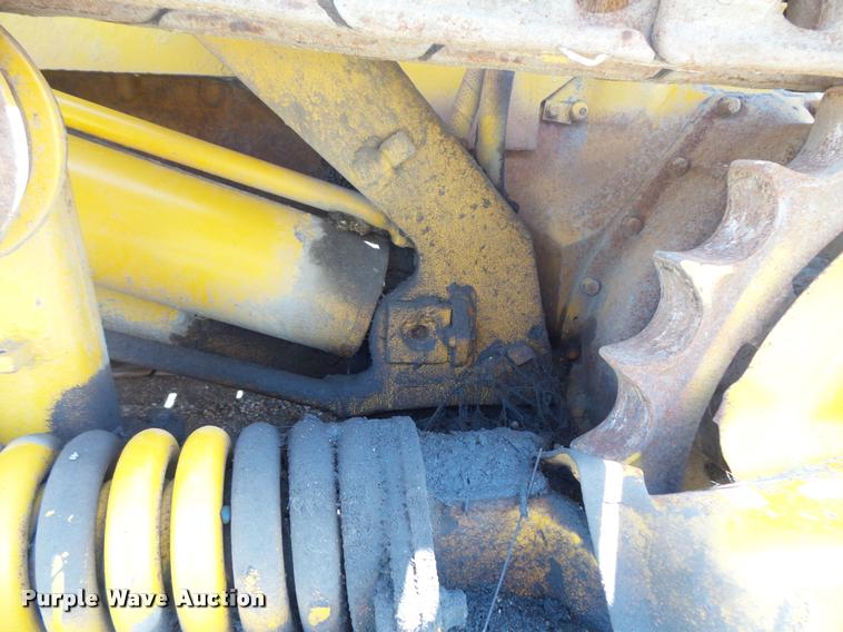 image for item DB8247 Caterpillar D4H crawler loader