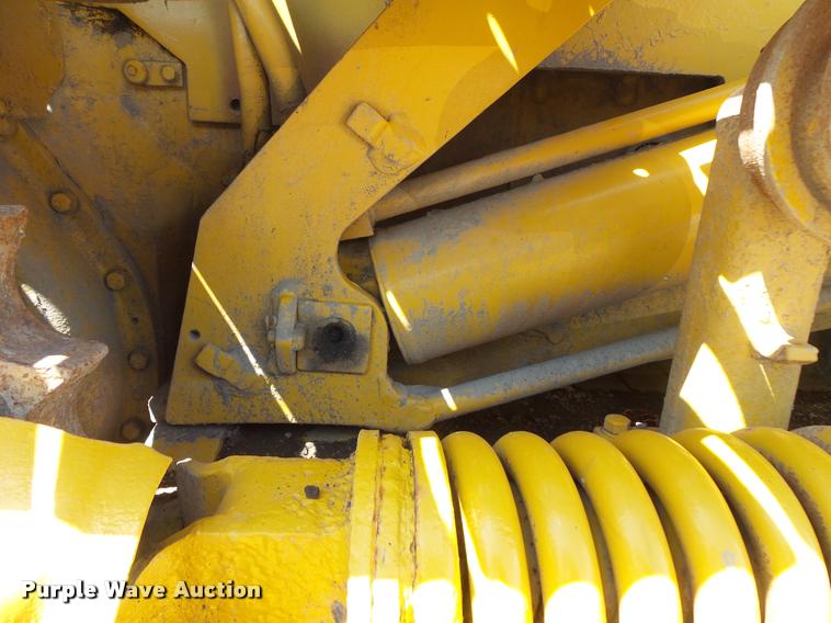 image for item DB8247 Caterpillar D4H crawler loader