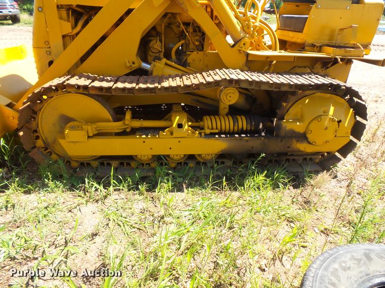 image for item DB8247 Caterpillar D4H crawler loader