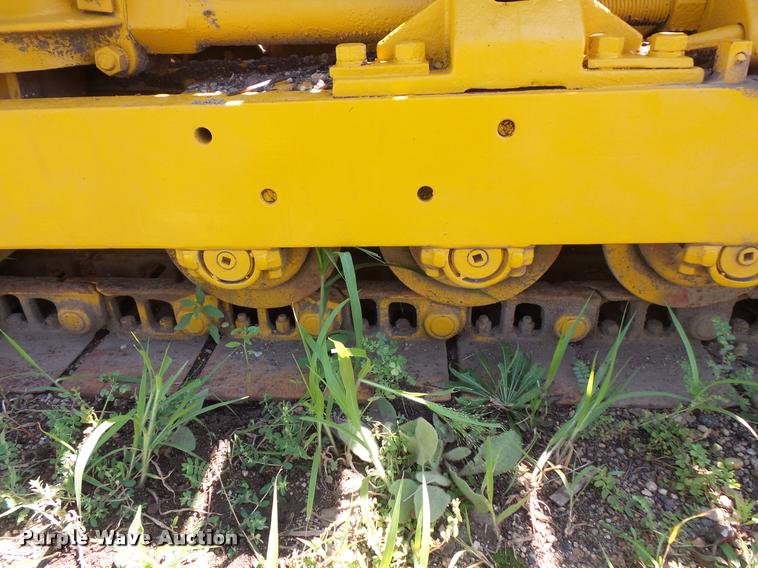 image for item DB8247 Caterpillar D4H crawler loader