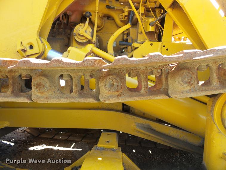 image for item DB8247 Caterpillar D4H crawler loader