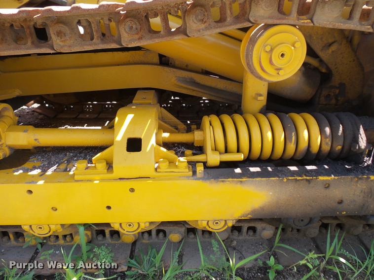 image for item DB8247 Caterpillar D4H crawler loader