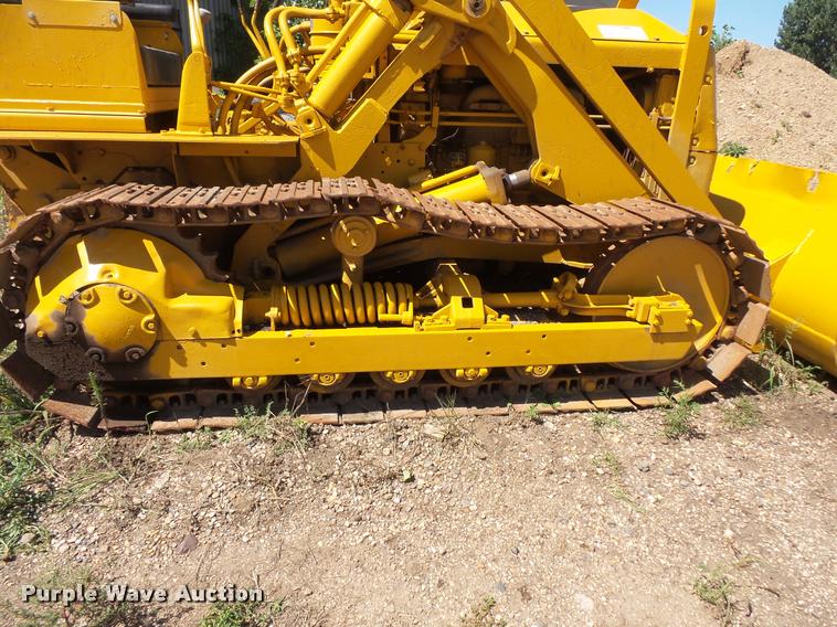 image for item DB8247 Caterpillar D4H crawler loader
