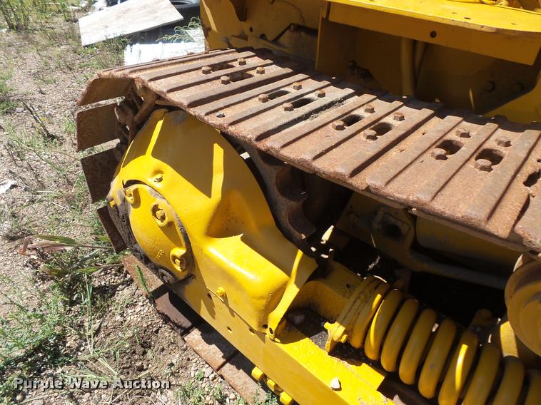 image for item DB8247 Caterpillar D4H crawler loader
