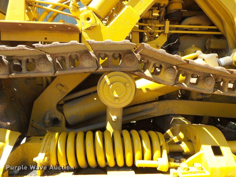 image for item DB8247 Caterpillar D4H crawler loader