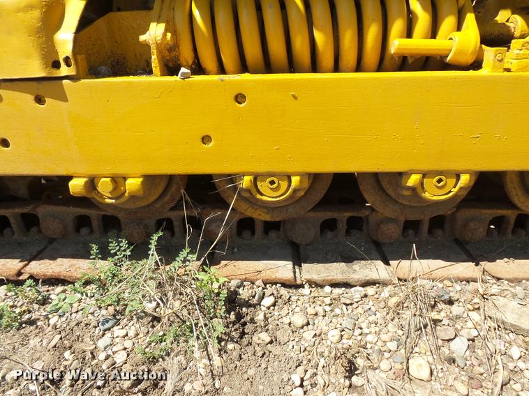 image for item DB8247 Caterpillar D4H crawler loader