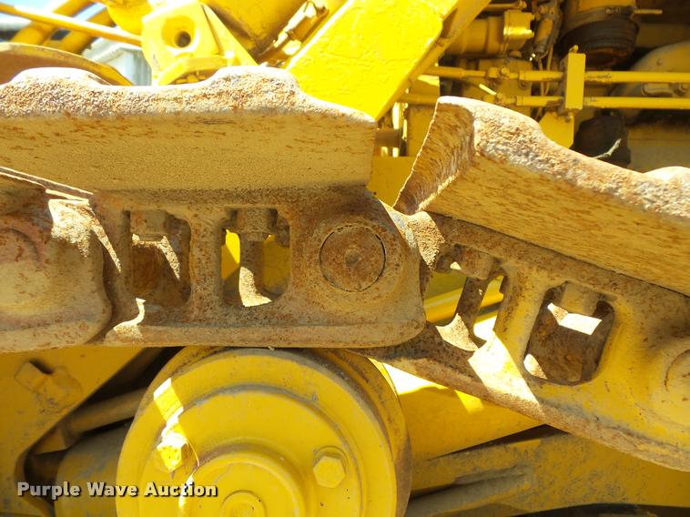 image for item DB8247 Caterpillar D4H crawler loader
